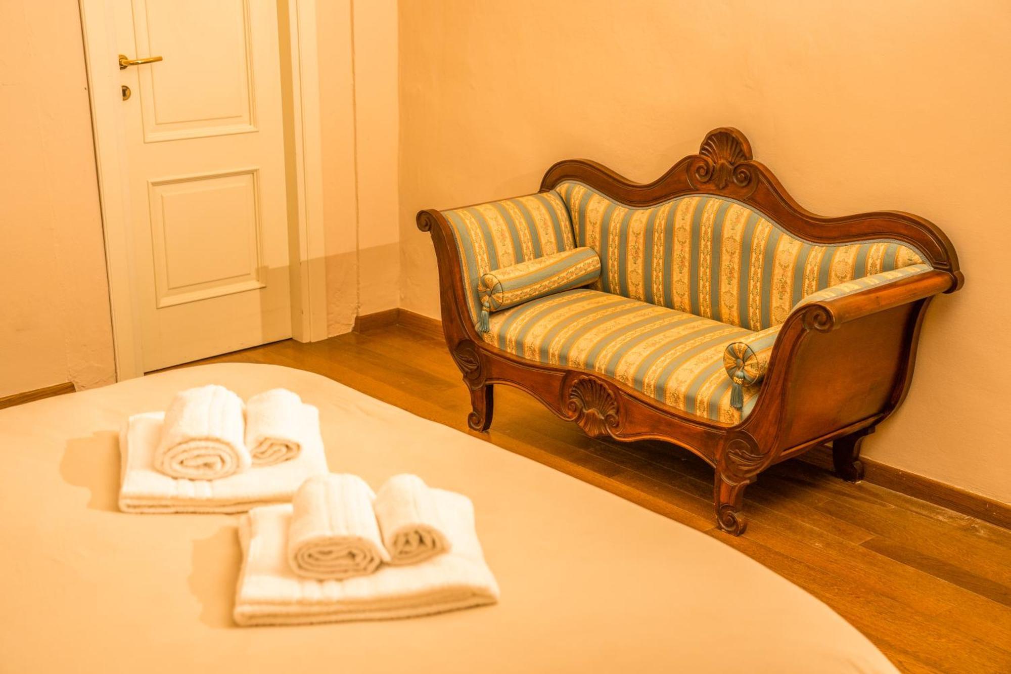 Il Gallo - Charming Apartment In Lucca Heart Buitenkant foto