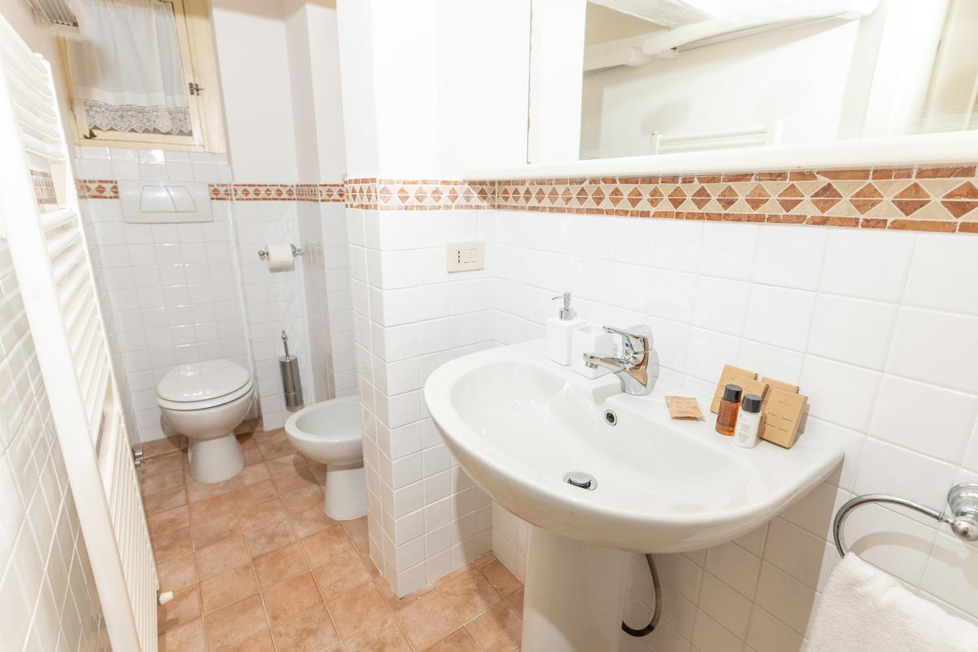 Il Gallo - Charming Apartment In Lucca Heart Buitenkant foto